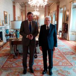 Italijanski predsednik Sergio Mattarella (desno) je ob zaključku Gira gostil nekdanjega slovenskega predsednika Boruta Pahorja (FACEBOOK/BORUT PAHOR)