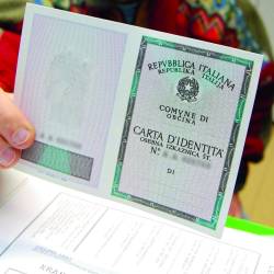 Papirnate osebne izkaznice v Italiji počasi odhajajo v pokoj