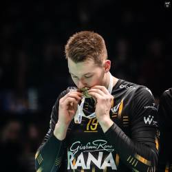 Rok Možič s kolajno, ki jo je Verona osvojila po zgodovinski zmagi v pokalu (FB ROK MOŽIČ)