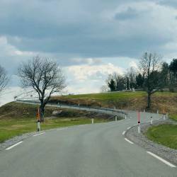 Prenovljena cesta v Brkinih (MINISTRSTVO ZA INFRASTRUKTURO)