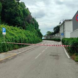 Cesto za Portopiccolo so zaprli za promet (IGOR GABROVEC/FACEBOOK)
