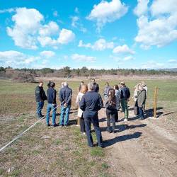 Po predstavitvi rezultatov projekta Karst-Safe je potekal terenski ogled (OBČINA SEŽANA)