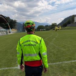 Gorski reševalci s helikopterjem, slika je simbolna