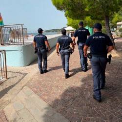 Policisti med nadzorom na barkovljanski rivieri (ARHIV)