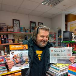 Aleksander Buh pravi, da stripe Mikija Mustra zdaj bere že četrta generacija, to pa zaradi prenosa navdušenja (MARKO GAVRILOVSKI)