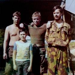Ivo Marušič (prvi z desne) med služenjem vojaškega roka v Guminu leta 1976 (OSEBNI ARHIV)