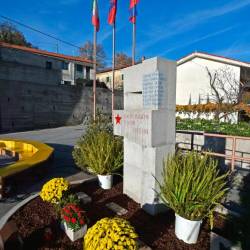 Spomenik padlim partizanom v Gročani (ARHIV)