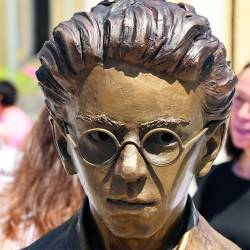 Kip Srečka Kosovela v Sežani