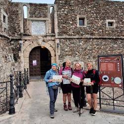 S PD na cilju pohoda iz Jonskega do Tirenskega morja v kalabrijskem Pizzu <i>(Savina, Viviana, Martina in Nataša)</i>