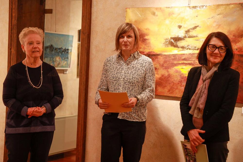 Umetniki odprli vrata do ljudi v stiski