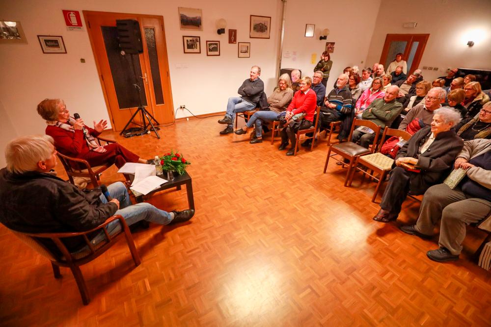 V knjigi spomin na čase, ko še ni bilo vodovoda