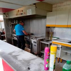 Čiščenje kuhinje, v kiosku k sreči ni izbruhnil požar (JUVENTINA)