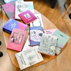 Branje knjig omogoča vstop v svet spoznavanja in informacij, ki bi z nebranjem ostal neznan