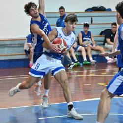 Košarkar Kontovela Peter Gulič v akciji na arhivski fotografiji (FOTODAMJ@N)