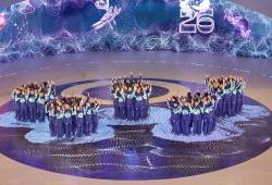 Na zaprtju olimpijskih iger so sodelovali tudi prostovoljci (ANSA)