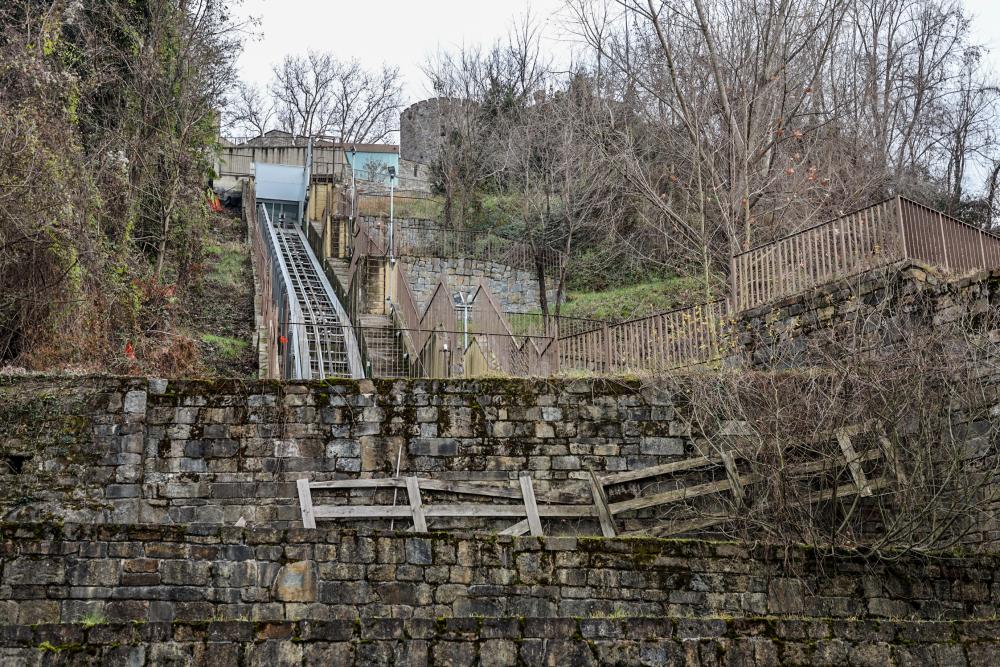 Zagon goriške grajske vzpenjače ostaja še brez datuma