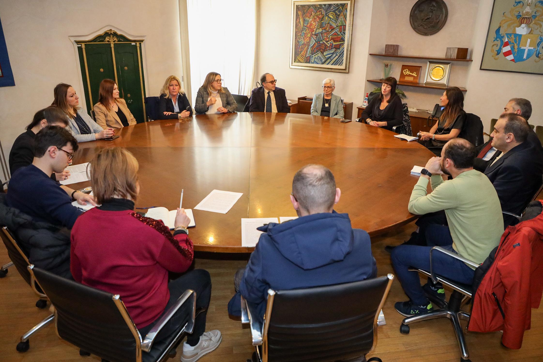 Z lila klopco zoper stigmo in molk