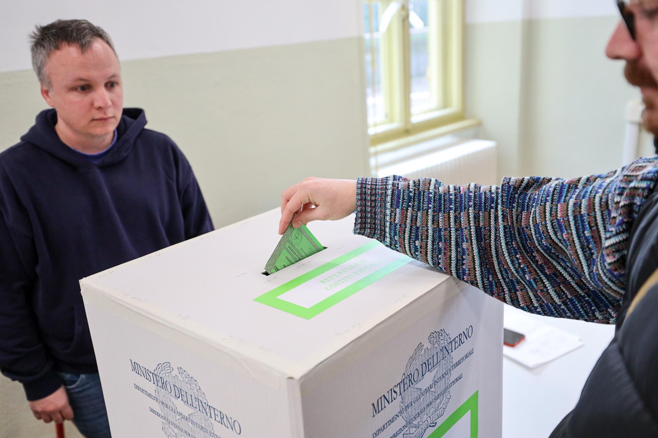 V Italiji demokracija vse bolj v krizi