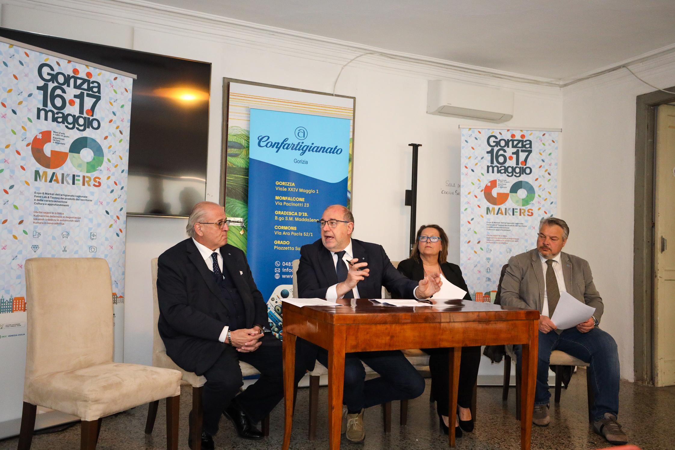 V Ronkah trideset frizerskih salonov, splošno pomanjkanje inštalaterjev