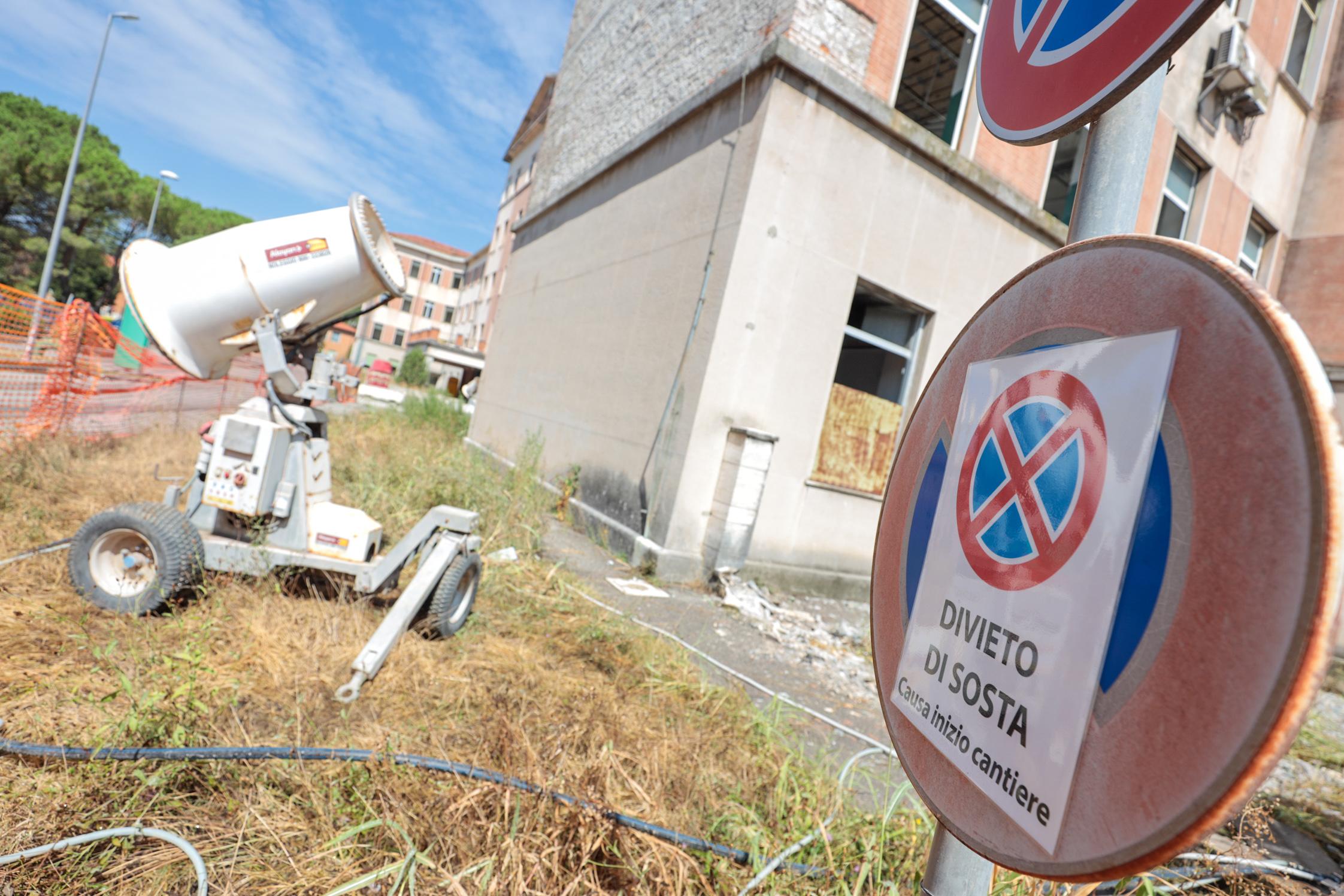 Začenja se zadnja faza rušenja