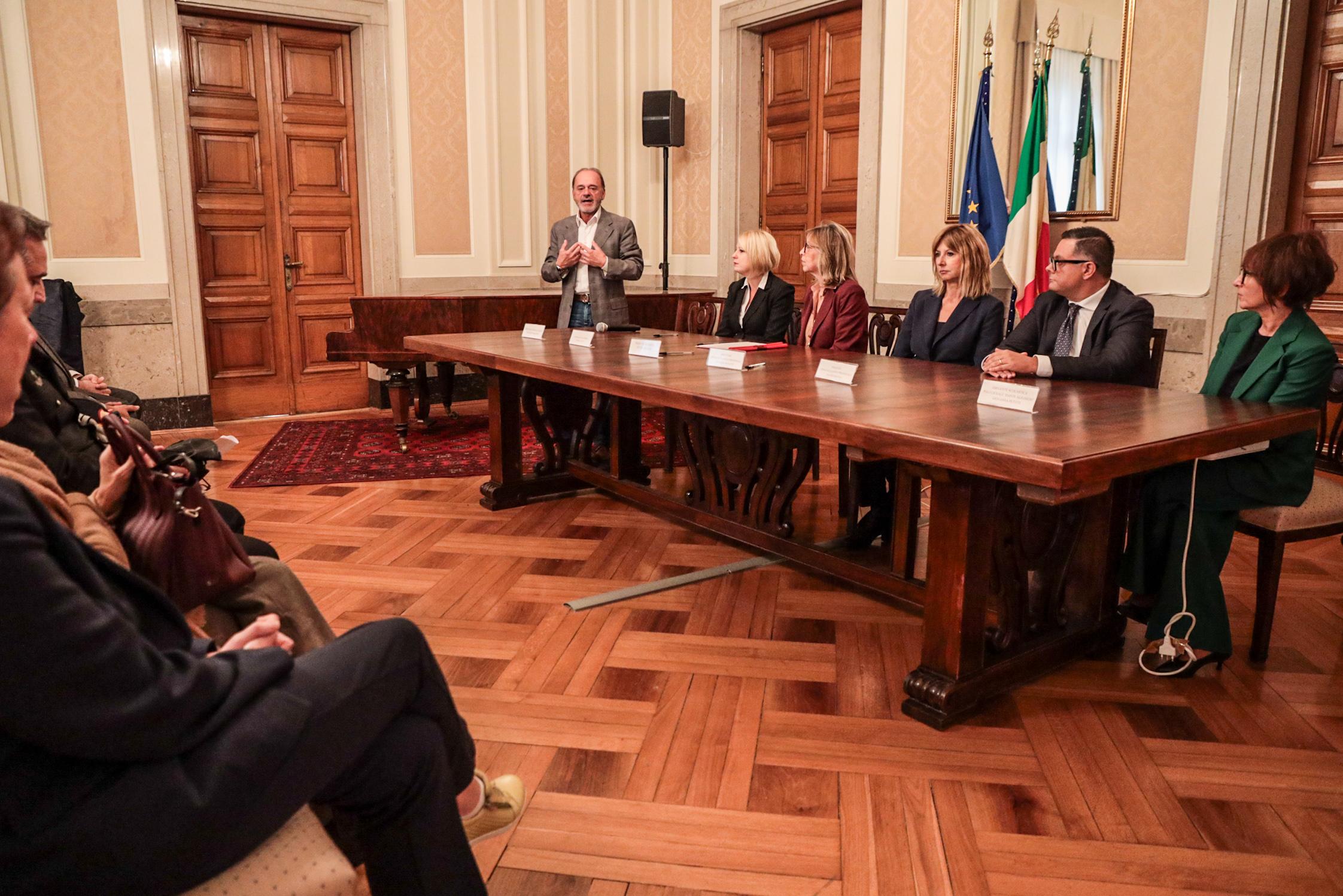 Prisluhniti želijo mladim in jim nuditi ustrezno orodje