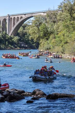 Rekordna Soška regata s 375 udeleženci (video)