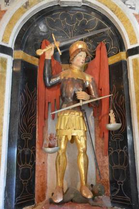 V cerkvi sv. Mihaela obnavljajo gotske freske