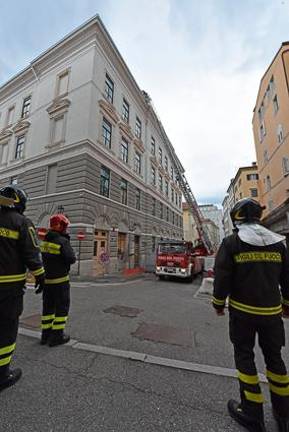 Trst je prečesala močna burja