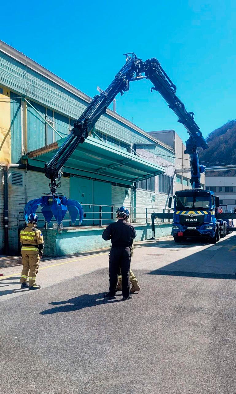 Na severnem Primorskem odpravljajo škodo, ki jo je povzročil veter