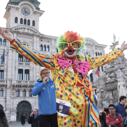 Prizor ene izmed preteklih pustnih Bavisel (TRIESTESPRINGRUN.COM)