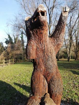 Znesli so se nad tablami, knjigobežnico in medvedko