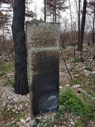 Požar prizadel tudi zgodovinsko pot