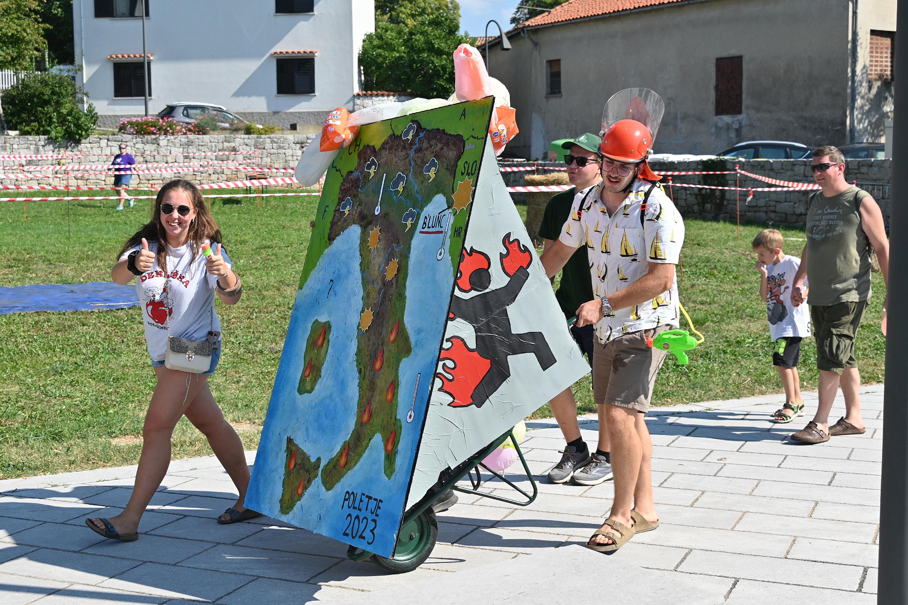 Vrača se tekmovanje za najlepšo in najhitrejšo karjolo