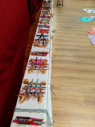 Na valovih in brzicah otroške ustvarjalnosti