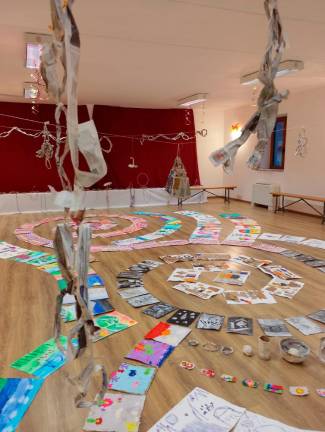 Na valovih in brzicah otroške ustvarjalnosti