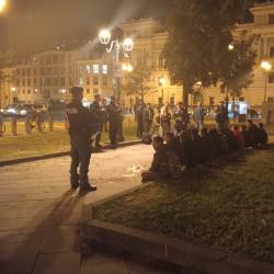 Varnostni organi so legitimirali več deset oseb