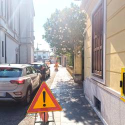 V vrsti pred semaforjem sredi Štandreža (FOTO D.R.)