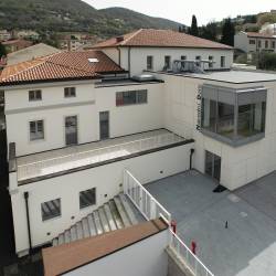 Pogled na Narodni dom pri Svetem Ivanu