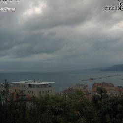 Pogled na Tržaški zaliv ob 15.15 (SPLETNA KAMERA RADIO PUNTO ZERO)