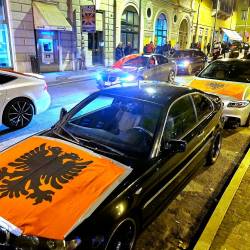 Tržaški Albanci so sinoči v Trstu praznovali Dan zastave (FOTODAMJ@N)
