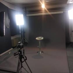 Fotokrožek Fotovideo Trst 80 je edini v Trstu s pravim fotografskim studiem