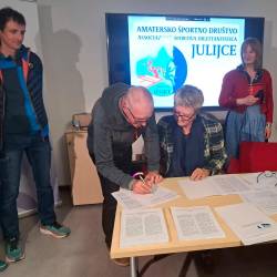 Podpis ustanovne listine (U.P.)