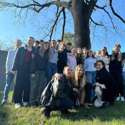 Skupinska slika dijaške gledališke skupine Krilati oreh