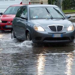 Na Primorskem lahko po napovedih pade 50 do 100 milimetrov padavin, krajevno pa še nekoliko več