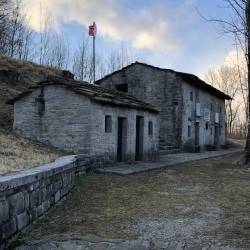 Planšarija na Toplem vrhu, kjer je bil zagrešen pokol v Porčinju