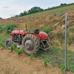Traktor, fotografija je simbolična (GENG)