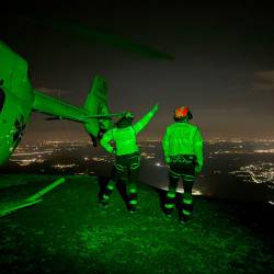 Po padalca so zaradi njegove starosti in pozne ure šli s helikopterjem