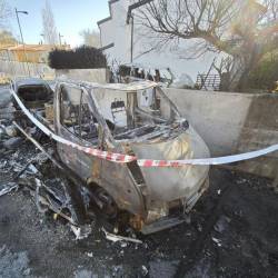 Uničeni avtomobili v Naselju sv. Nazarija (FOTODAMJ@N)