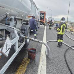 Prečrpavanje goriva je zamudno in tvegano opravilo