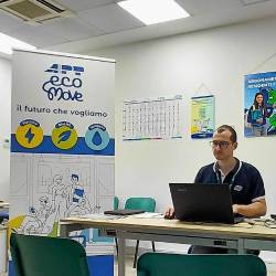 Prošnje za šolske vozovnice po znižani ceni samo po spletu